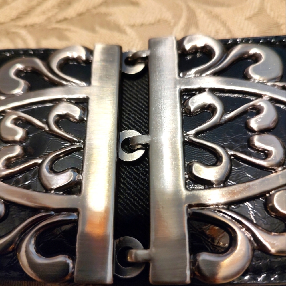 🐈‍⬛🖤🐈‍⬛ Sexy Sultry Elaborate Scrolled Wide Silver & Black Stretch Belt - M/L - Picture 5 of 10